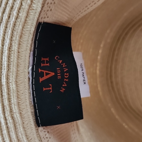 Canadian Hat - Picture 3 of 4